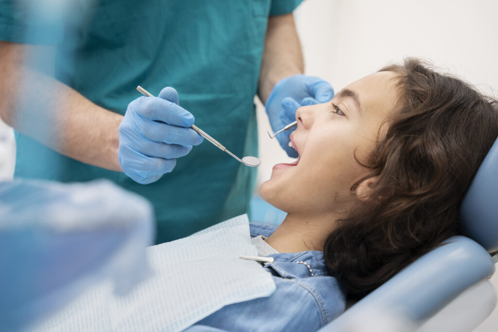 close-up-boy-dentist (1)