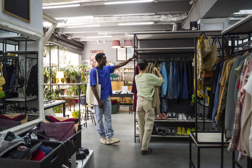 people-thrift-shop-full-shot