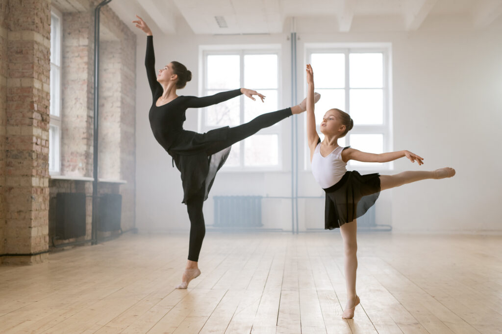 woman-and-little-girl-dancing-ballet-2022-02-01-22-39-15-utc-1024×683